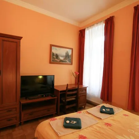 No. 10 Zeyerova 13 Apartment